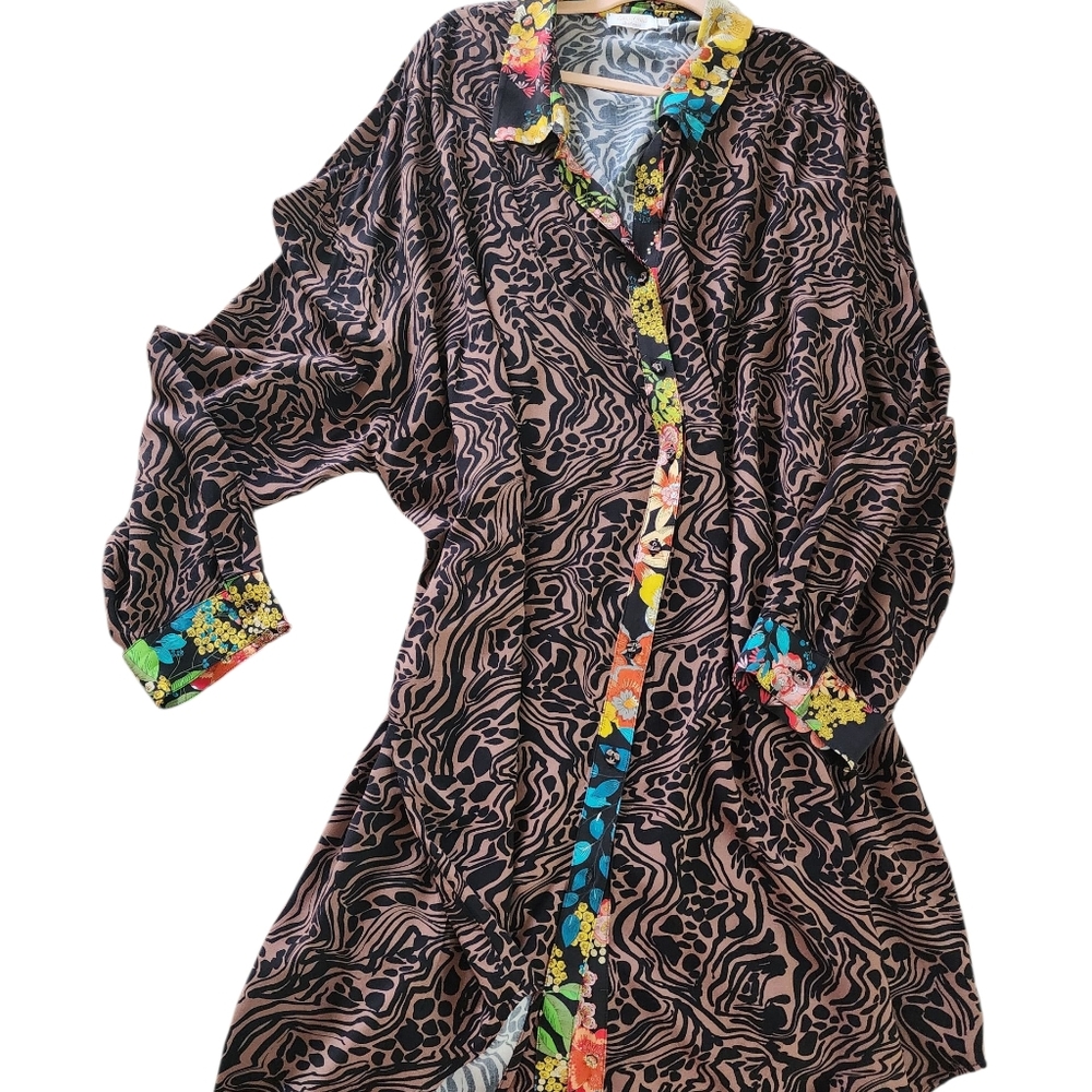 Johnny Was Multicolor Floral and Animal Print Fabric Loose Beach Cover Up Tunic.